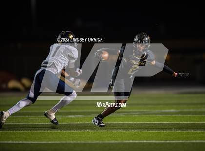 Thumbnail 1 in Lake Creek vs. Crockett (UIL Football 5A Division 2 Region III Area) photogallery.