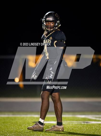 Thumbnail 3 in Lake Creek vs. Crockett (UIL Football 5A Division 2 Region III Area) photogallery.