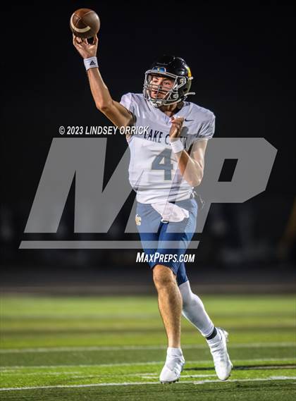 Thumbnail 3 in Lake Creek vs. Crockett (UIL Football 5A Division 2 Region III Area) photogallery.