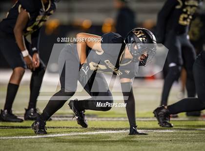 Thumbnail 3 in Lake Creek vs. Crockett (UIL Football 5A Division 2 Region III Area) photogallery.