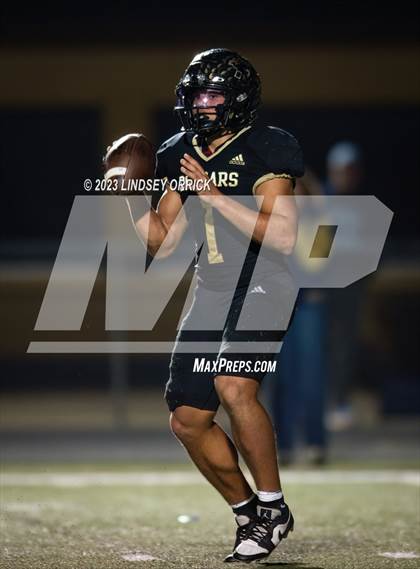 Thumbnail 1 in Lake Creek vs. Crockett (UIL Football 5A Division 2 Region III Area) photogallery.