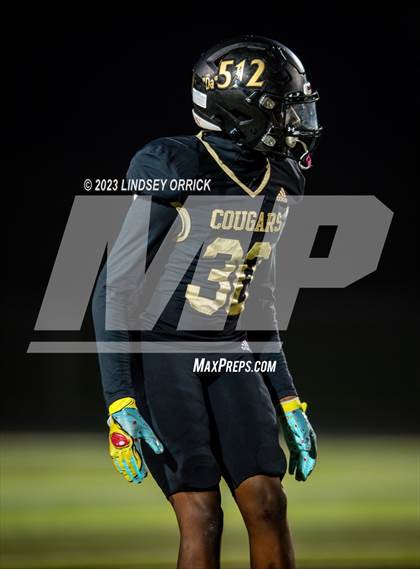 Thumbnail 1 in Lake Creek vs. Crockett (UIL Football 5A Division 2 Region III Area) photogallery.