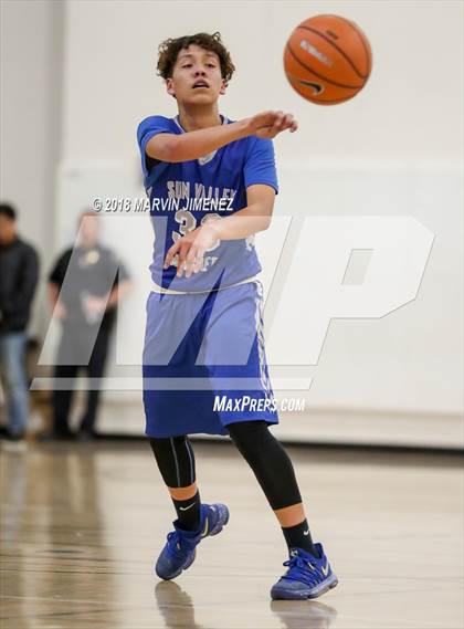 Thumbnail 2 in Sun Valley Magnet vs. Brea Olinda (CIF D5 Final) photogallery.