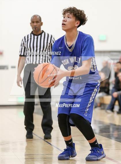 Thumbnail 2 in Sun Valley Magnet vs. Brea Olinda (CIF D5 Final) photogallery.