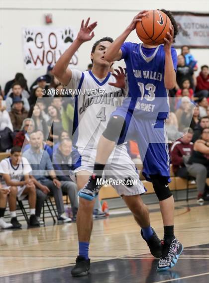 Thumbnail 2 in Sun Valley Magnet vs. Brea Olinda (CIF D5 Final) photogallery.