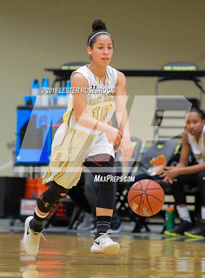 Thumbnail 1 in Alexander vs. East Central (UIL 6A Regional Semifinals) photogallery.
