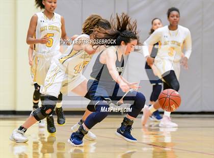 Thumbnail 1 in Alexander vs. East Central (UIL 6A Regional Semifinals) photogallery.