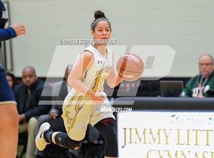 Thumbnail 1 in Alexander vs. East Central (UIL 6A Regional Semifinals) photogallery.