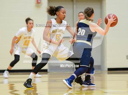 Thumbnail 2 in Alexander vs. East Central (UIL 6A Regional Semifinals) photogallery.