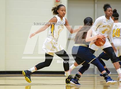 Thumbnail 2 in Alexander vs. East Central (UIL 6A Regional Semifinals) photogallery.