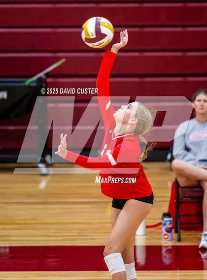 Thumbnail 2 in McLean @ Oakton photogallery.
