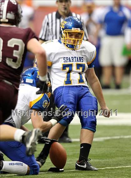 Thumbnail 2 in Maine-Endwell vs. Burnt Hills-Ballston Lake (NYSPHSAA Class A Final) photogallery.