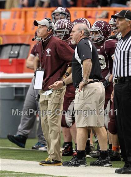 Thumbnail 2 in Maine-Endwell vs. Burnt Hills-Ballston Lake (NYSPHSAA Class A Final) photogallery.
