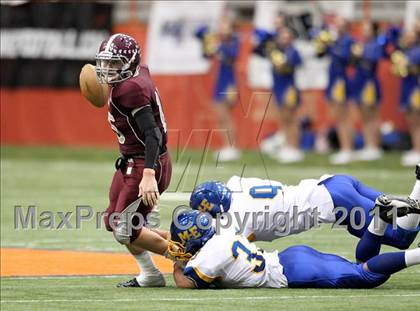 Thumbnail 3 in Maine-Endwell vs. Burnt Hills-Ballston Lake (NYSPHSAA Class A Final) photogallery.
