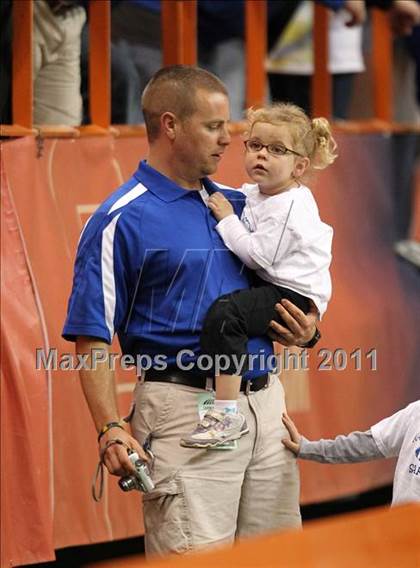 Thumbnail 2 in Maine-Endwell vs. Burnt Hills-Ballston Lake (NYSPHSAA Class A Final) photogallery.