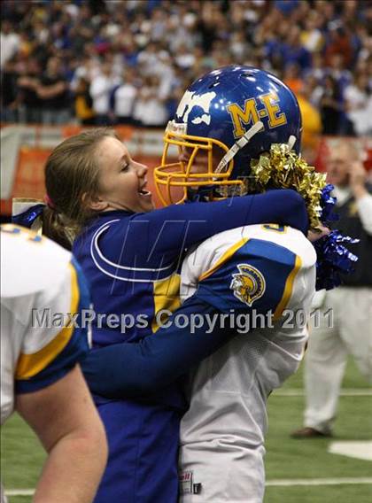 Thumbnail 3 in Maine-Endwell vs. Burnt Hills-Ballston Lake (NYSPHSAA Class A Final) photogallery.