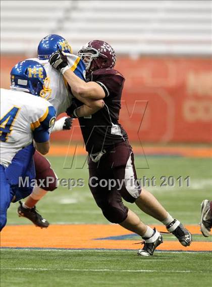 Thumbnail 3 in Maine-Endwell vs. Burnt Hills-Ballston Lake (NYSPHSAA Class A Final) photogallery.