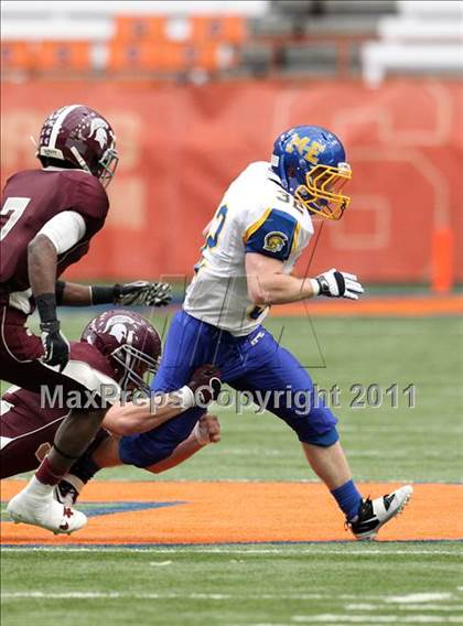 Thumbnail 2 in Maine-Endwell vs. Burnt Hills-Ballston Lake (NYSPHSAA Class A Final) photogallery.