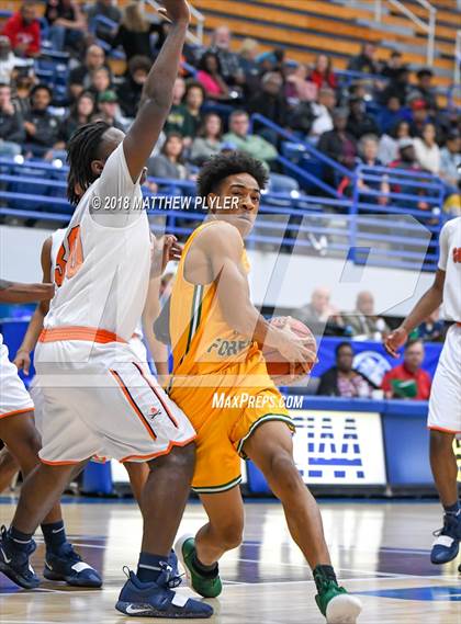 Thumbnail 2 in Southern Lee vs. Pine Forest (Cumberland County Schools Basketball Holiday Classic) photogallery.