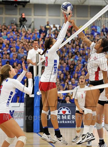 Thumbnail 1 in Los Alamitos vs. Mater Dei (CIF SS 1AA Final) photogallery.