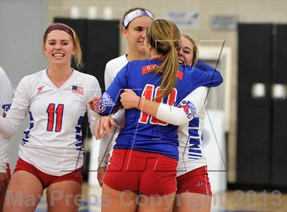 Thumbnail 1 in Los Alamitos vs. Mater Dei (CIF SS 1AA Final) photogallery.