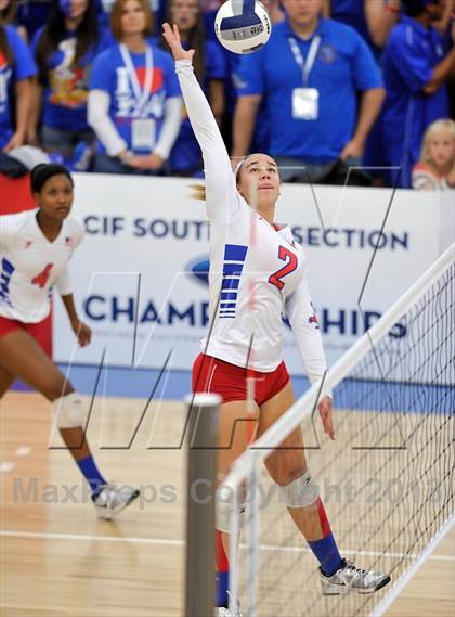 Thumbnail 2 in Los Alamitos vs. Mater Dei (CIF SS 1AA Final) photogallery.