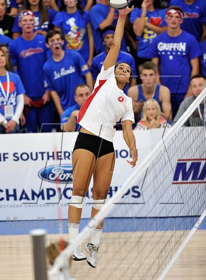 Thumbnail 1 in Los Alamitos vs. Mater Dei (CIF SS 1AA Final) photogallery.