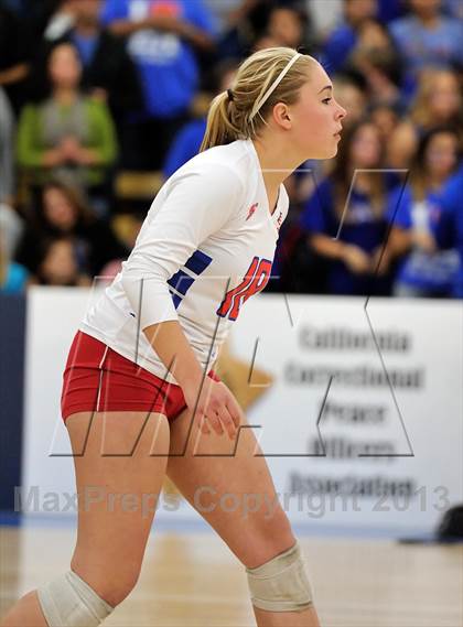 Thumbnail 2 in Los Alamitos vs. Mater Dei (CIF SS 1AA Final) photogallery.