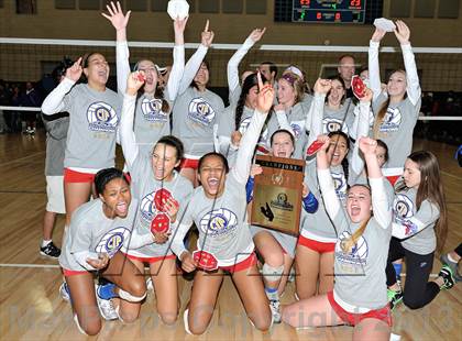 Thumbnail 2 in Los Alamitos vs. Mater Dei (CIF SS 1AA Final) photogallery.
