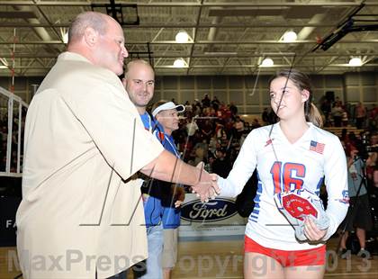 Thumbnail 3 in Los Alamitos vs. Mater Dei (CIF SS 1AA Final) photogallery.