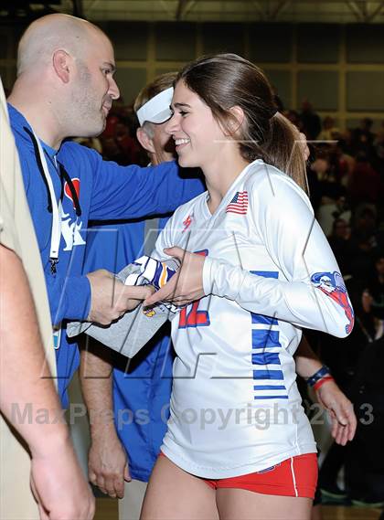 Thumbnail 2 in Los Alamitos vs. Mater Dei (CIF SS 1AA Final) photogallery.