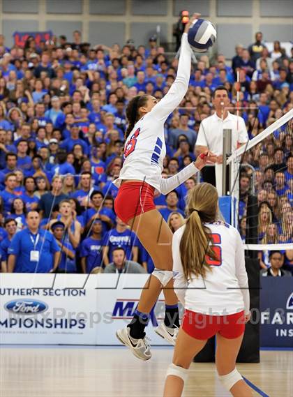 Thumbnail 3 in Los Alamitos vs. Mater Dei (CIF SS 1AA Final) photogallery.