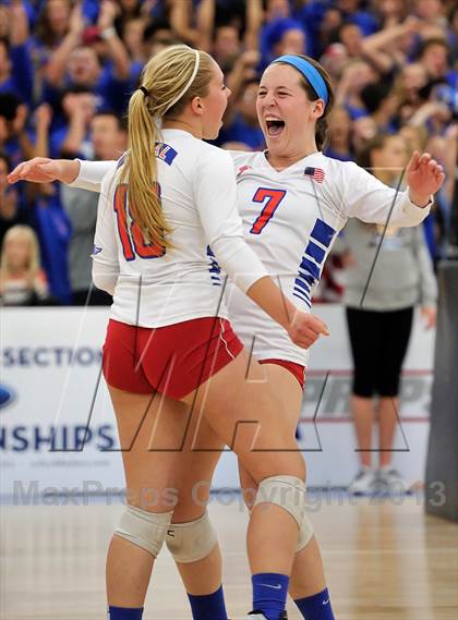 Thumbnail 2 in Los Alamitos vs. Mater Dei (CIF SS 1AA Final) photogallery.