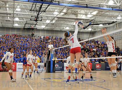 Thumbnail 2 in Los Alamitos vs. Mater Dei (CIF SS 1AA Final) photogallery.
