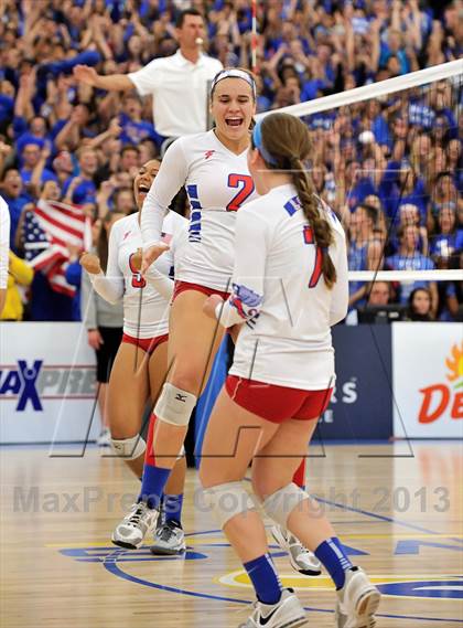 Thumbnail 1 in Los Alamitos vs. Mater Dei (CIF SS 1AA Final) photogallery.