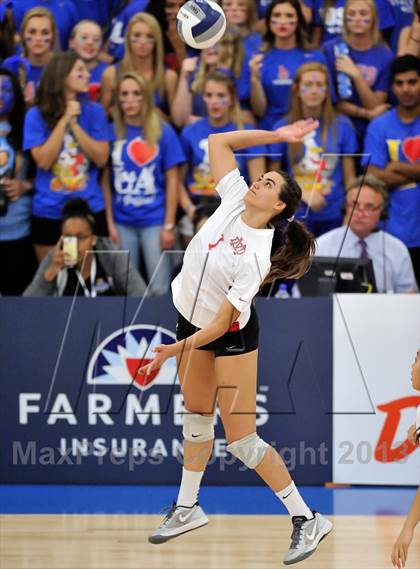 Thumbnail 3 in Los Alamitos vs. Mater Dei (CIF SS 1AA Final) photogallery.