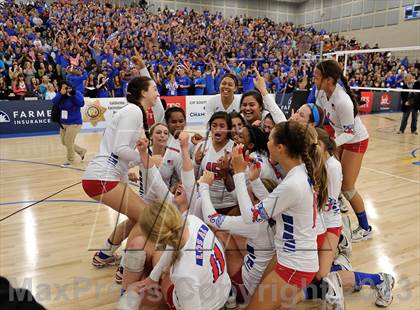 Thumbnail 2 in Los Alamitos vs. Mater Dei (CIF SS 1AA Final) photogallery.