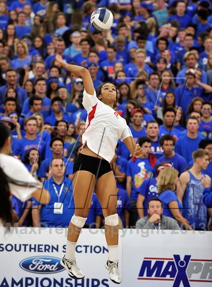 Thumbnail 2 in Los Alamitos vs. Mater Dei (CIF SS 1AA Final) photogallery.