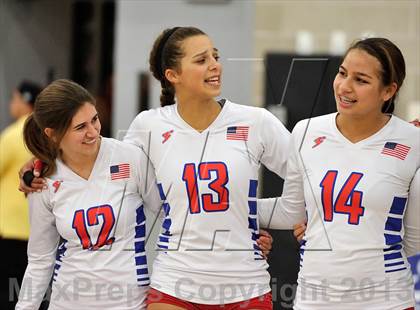 Thumbnail 2 in Los Alamitos vs. Mater Dei (CIF SS 1AA Final) photogallery.