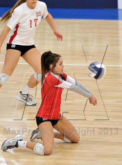 Thumbnail 1 in Los Alamitos vs. Mater Dei (CIF SS 1AA Final) photogallery.