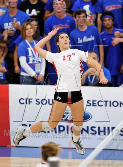 Thumbnail 2 in Los Alamitos vs. Mater Dei (CIF SS 1AA Final) photogallery.
