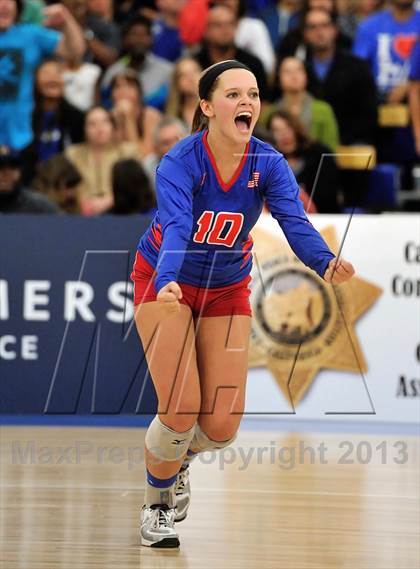 Thumbnail 2 in Los Alamitos vs. Mater Dei (CIF SS 1AA Final) photogallery.