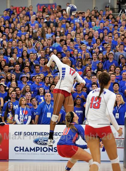 Thumbnail 3 in Los Alamitos vs. Mater Dei (CIF SS 1AA Final) photogallery.