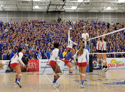 Thumbnail 1 in Los Alamitos vs. Mater Dei (CIF SS 1AA Final) photogallery.