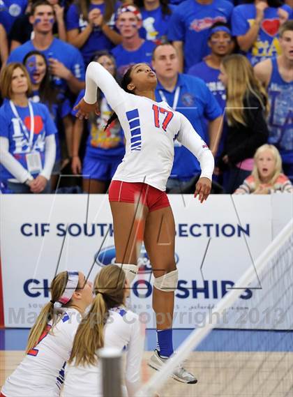 Thumbnail 3 in Los Alamitos vs. Mater Dei (CIF SS 1AA Final) photogallery.