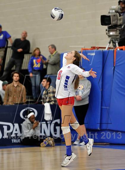 Thumbnail 1 in Los Alamitos vs. Mater Dei (CIF SS 1AA Final) photogallery.