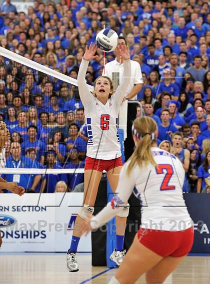 Thumbnail 2 in Los Alamitos vs. Mater Dei (CIF SS 1AA Final) photogallery.