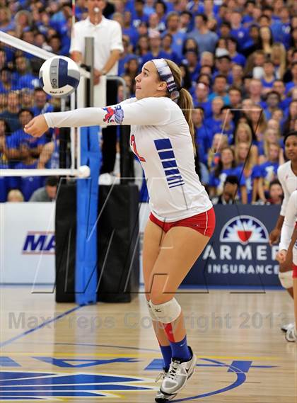 Thumbnail 3 in Los Alamitos vs. Mater Dei (CIF SS 1AA Final) photogallery.