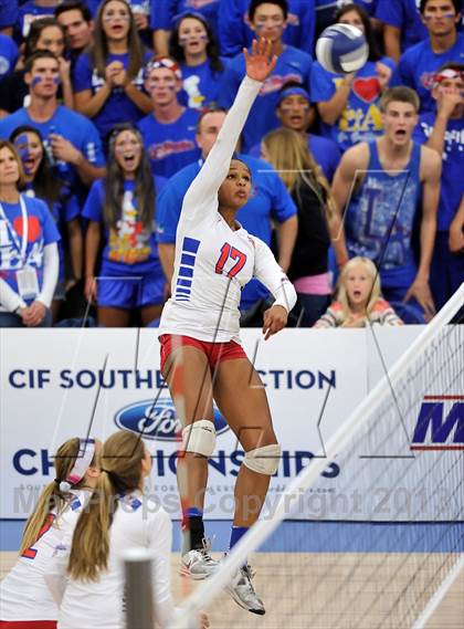 Thumbnail 1 in Los Alamitos vs. Mater Dei (CIF SS 1AA Final) photogallery.