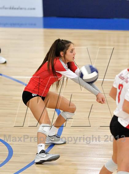 Thumbnail 1 in Los Alamitos vs. Mater Dei (CIF SS 1AA Final) photogallery.